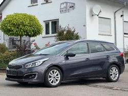 Grau Gebraucht 2017 Kia Ceed DREAM-TEAM Edition Limousine | 12.490 € (Fairer Preis)