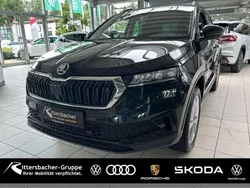 (schwarzmagic perleffekt) Gebraucht 2024 Skoda Karoq Selection SUV | 30.990 € (Fairer Preis)