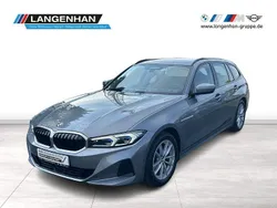 Grau Gebraucht 2023 BMW 318 Sport Line Kombi | 32.931 € (Etwas zu teuer)