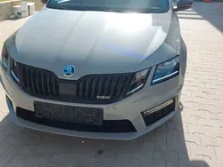 Grau Gebraucht 2018 Skoda Octavia RS Kombi | 18.500 € (Etwas zu teuer)