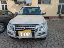 Weiß Gebraucht 2016 Mitsubishi Pajero Top SUV | 32.999 € (Fairer Preis)