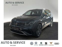 Grau Gebraucht 2024 VW Tiguan Allspace Elegance SUV | 53.690 €