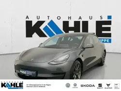 Grau Gebraucht 2021 Tesla Model 3 Standard Range Plus Limousine | 24.890 € (Etwas zu teuer)