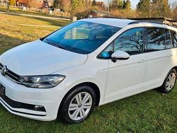 Weiß Gebraucht 2019 VW Touran Van / Kleinbus | 6.300 €