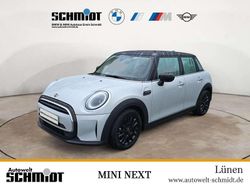 White silver metallic Gebraucht 2022 Mini Cooper Classic Kleinwagen | 20.990 € (Fairer Preis)
