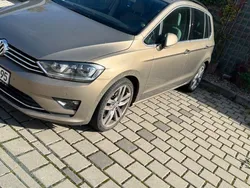Gold Gebraucht 2015 VW Golf Sportsvan Highline Van / Kleinbus | 14.449 € (Fairer Preis)
