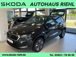 Schwarzmagic perleffekt Neu 2025 Skoda Karoq Tour SUV | 34.490 € (Fairer Preis)