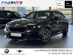 Black sapphire Gebraucht 2024 BMW 520 M Sport Limousine | 59.490 € (Fairer Preis)