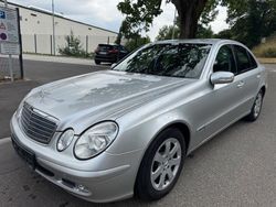 Silber Gebraucht 2004 Mercedes E220 Limousine | 6.950 € (Teuer)
