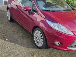 Gebraucht 2009 Ford Fiesta Limousine | 1.900 €
