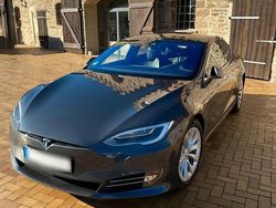Grau Gebraucht 2016 Tesla Model S Kleinwagen | 22.900 €