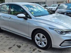 Silber Gebraucht 2022 VW Golf VIII Life Limousine | 16.000 € (Fairer Preis)