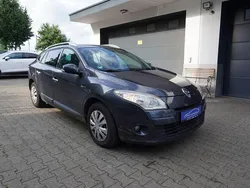 Grau Gebraucht 2009 Renault Mégane III Dynamique Limousine | 1.850 € (Superpreis)