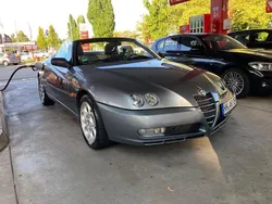 Grau Gebraucht 2004 Alfa Romeo Spider Cabrio | 8.900 €