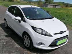 Weiß Gebraucht 2012 Ford Fiesta Champions Edition Kleinwagen | 4.999 € (Etwas zu teuer)