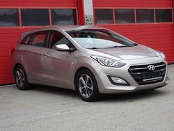 Weiß Gebraucht 2016 Hyundai i30 Kombi | 8.990 € (Fairer Preis)