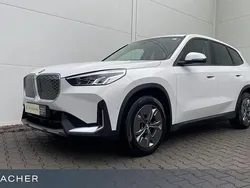 Weiß Gebraucht 2023 BMW iX1 Performance SUV | 36.799 € (Fairer Preis)