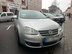 Silber Gebraucht 2007 VW Jetta Limousine | 2.450 € (Fairer Preis)