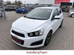 Weiß Gebraucht 2013 Chevrolet Aveo LT Kleinwagen | 4.490 € (Fairer Preis)