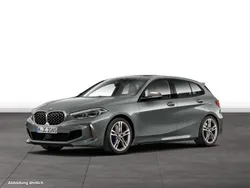 Skyscraper grau metallic Gebraucht 2024 BMW M135 Comfort Edition Kleinwagen | 43.234 € (Etwas zu teuer)