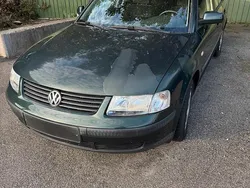 Grün Gebraucht 1998 VW Passat Kombi | 2.500 € (Etwas zu teuer)