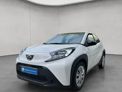 Weiß Neu 2025 Toyota Aygo Play Kleinwagen | 16.990 €