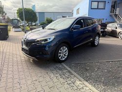 Blau Gebraucht 2019 Renault Kadjar LIMITED SUV | 14.950 € (Fairer Preis)