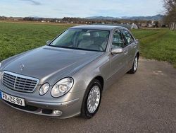 Silber Gebraucht 2004 Mercedes E200 Limousine | 9.500 € (Teuer)