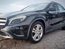 Schwarz Gebraucht 2015 Mercedes GLA200 Urban SUV | 16.999 € (Fairer Preis)