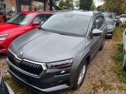 Graphitegrau metallic Neu 2025 Skoda Karoq Selection SUV | 33.700 € (Guter Preis)