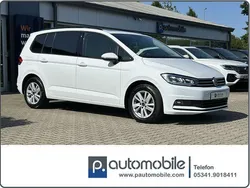 Weiß Gebraucht 2020 VW Touran Comfortline Van / Kleinbus | 16.980 € (Guter Preis)