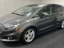 Grau Gebraucht 2016 Ford S-MAX Titanium Van / Kleinbus | 11.900 € (Superpreis)