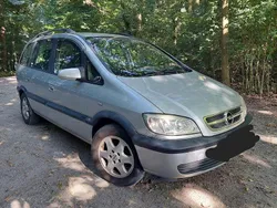 Grau Gebraucht 2004 Opel Zafira Njoy Van / Kleinbus | 1.300 € (Guter Preis)