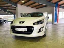 Perlmutt weiß metallic (metallic) Gebraucht 2015 Peugeot 308 CC Allure Cabrio | 11.990 € (Teuer)