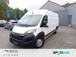 Weiss icy Gebraucht 2024 Opel Movano Van | 24.990 €