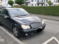 Schwarz Gebraucht 2005 Mercedes C180 Limousine | 3.200 € (Fairer Preis)