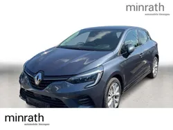 Grau Gebraucht 2021 Renault Clio V Intens Limousine | 14.480 € (Superpreis)