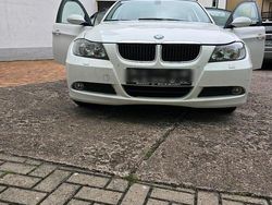 Weiß Gebraucht 2008 BMW 320 Limousine | 4.000 € (Superpreis)