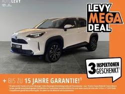 Weiß Gebraucht 2022 Toyota Yaris Cross Team SUV | 22.890 € (Guter Preis)