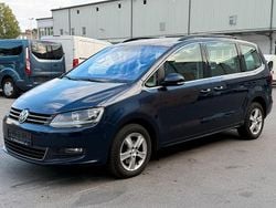 Blau Gebraucht 2016 VW Sharan Comfortline Van / Kleinbus | 8.990 €
