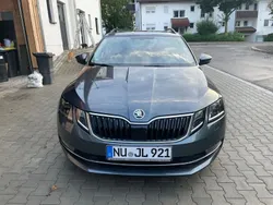 Grau Gebraucht 2018 Skoda Octavia Style Kombi | 15.800 € (Fairer Preis)