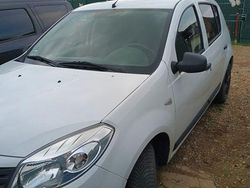 Weiß Gebraucht 2009 Dacia Sandero Ambiance Kleinwagen | 1.400 € (Guter Preis)