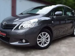 Grau Gebraucht 2011 Toyota Verso Edition Van / Kleinbus | 7.999 € (Etwas zu teuer)