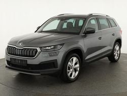 Graphite grau metallic Gebraucht 2023 Skoda Kodiaq Style SUV | 34.495 € (Fairer Preis)
