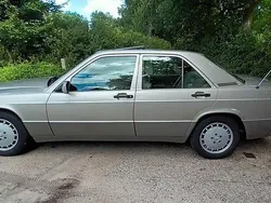 Silber Gebraucht 1993 Mercedes 190 Limousine | 12.900 €