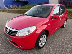 Rot Gebraucht 2010 Dacia Sandero Kleinwagen | 1.750 € (Fairer Preis)