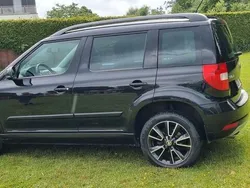 Schwarz Gebraucht 2014 Skoda Yeti LAURIN & KLEMENT SUV | 9.450 € (Superpreis)