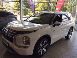 Weiß Neu 2025 Mitsubishi Outlander P-HEV Top SUV | 59.790 €