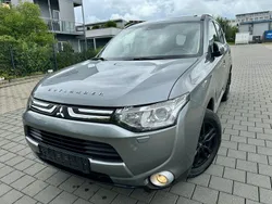 Grau Gebraucht 2015 Mitsubishi Outlander Plus SUV | 7.970 € (Superpreis)