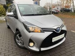 Silber/grau Gebraucht 2016 Toyota Yaris Edition-S Limousine | 10.890 € (Fairer Preis)